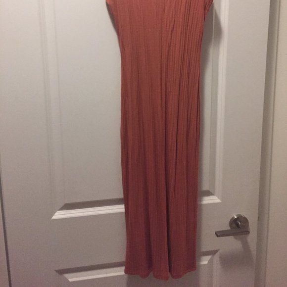 Coral / Peach Ribbed stretchy dress - Picture 2 of 2